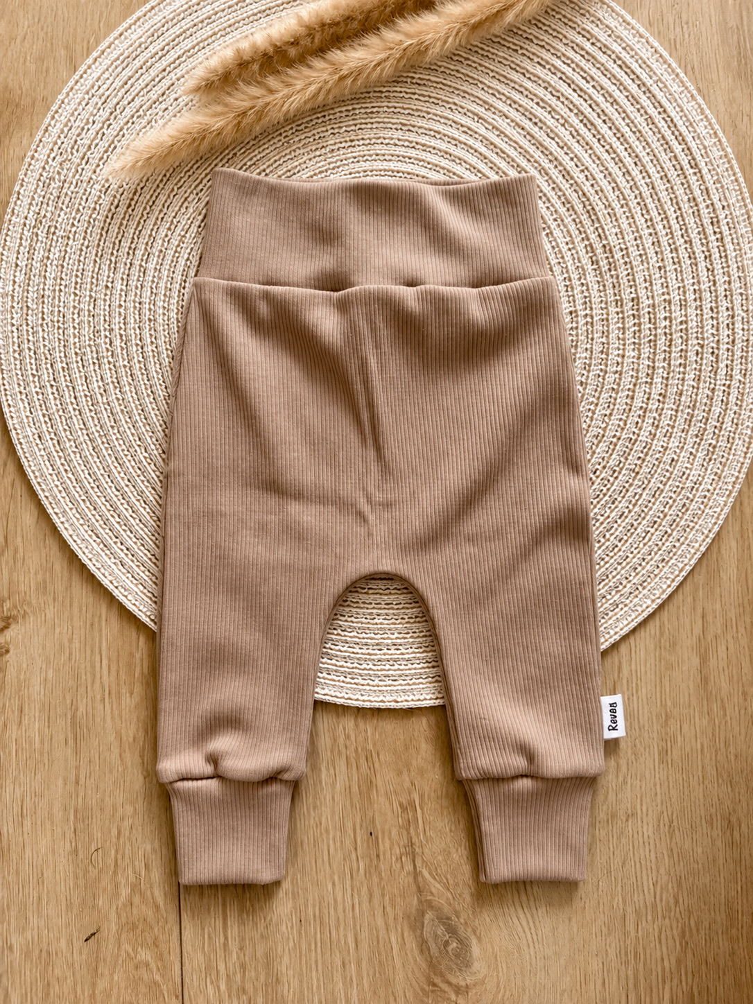 Broekje taupe rib